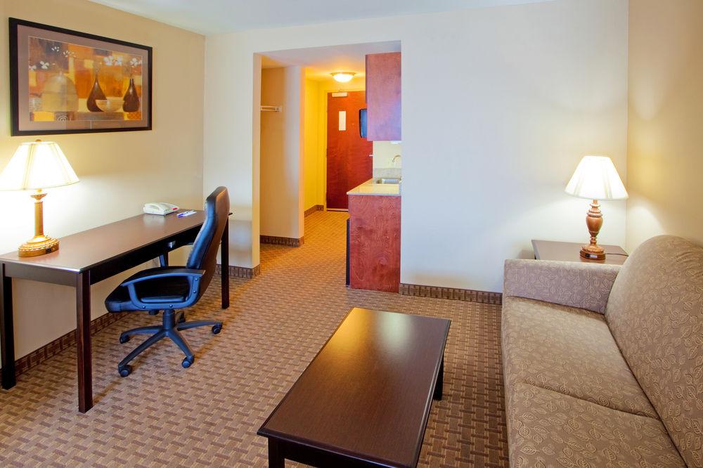 Holiday Inn Express Hotel & Suites Tappahannock By Ihg Exterior foto