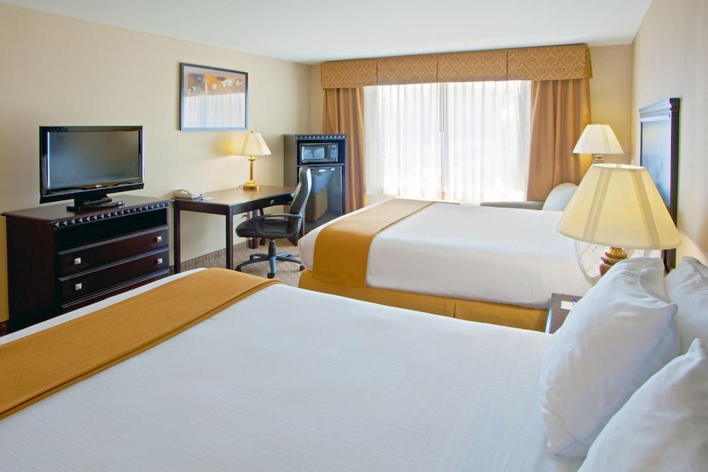 Holiday Inn Express Hotel & Suites Tappahannock By Ihg Exterior foto